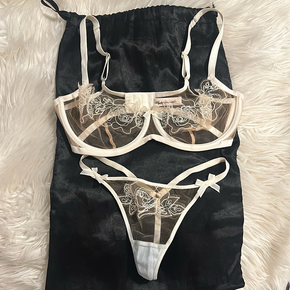 USED Lindie Bra and Thong- 34DD/ Size 4